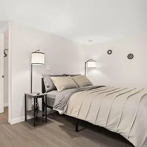 Elegant Richmond Gem Nestled Up To Hawthorne Blvd. Apartment Portland